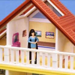 World's Smallest Barbie Malibu Dreamhouse 13 World's Smallest Barbie Malibu Dreamhouse -Spiderman Hanging Store Worlds Smallest Malibu Barbie Dreamhouse Lifestyle 3 76902.1679625133